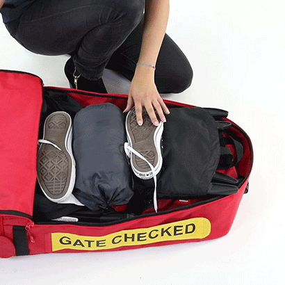 phil&teds travel bag fully loaded and easy to open & close_red